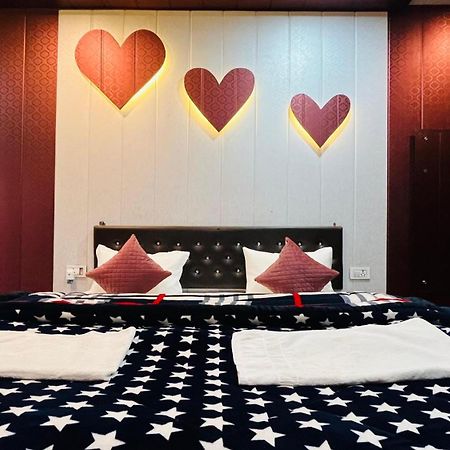 Dev Bhoomi Resort คานาตัล ภายนอก รูปภาพ