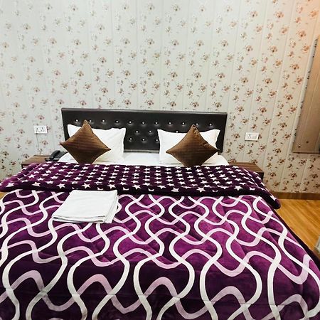 Dev Bhoomi Resort คานาตัล ภายนอก รูปภาพ