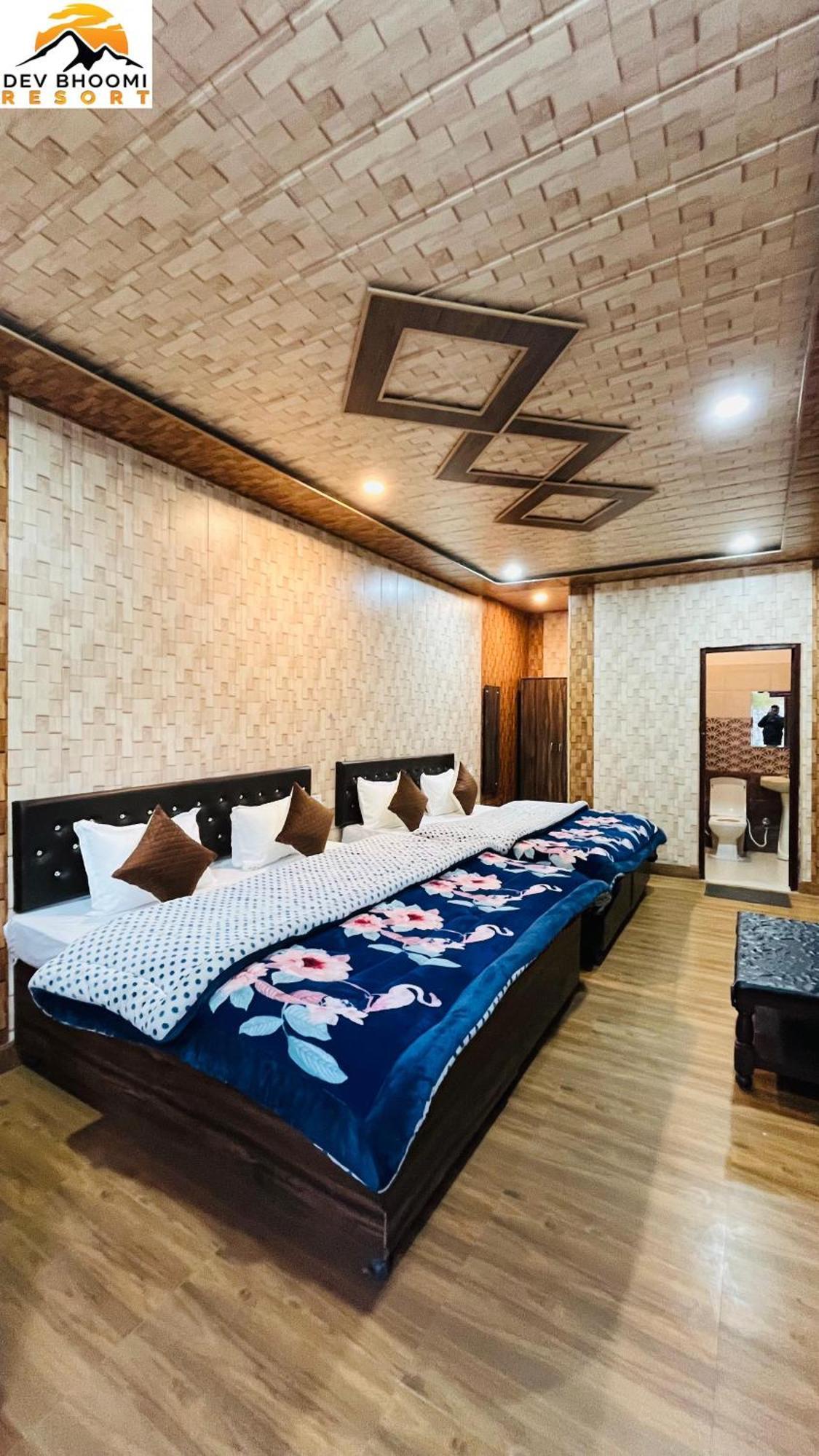 Dev Bhoomi Resort คานาตัล ภายนอก รูปภาพ